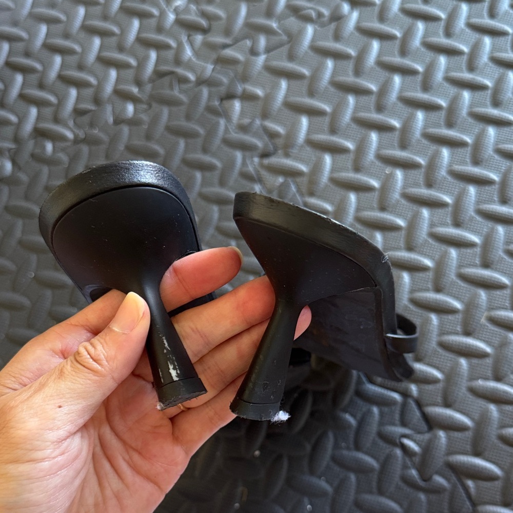 Zara Elegant Black Heeled Sandals - Picture 3 of 3
